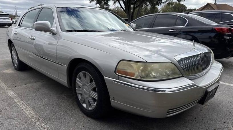 LINCOLN TOWN CAR 2004 1LNHM83W74Y614407 image